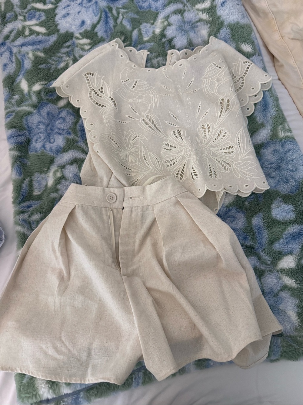 Eyelet Set - Picture 2 of 5